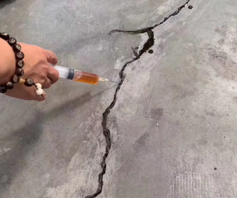 周矶管理区混凝土裂缝修补技术详解​